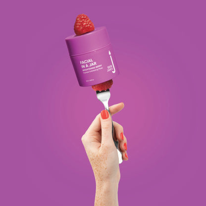 Facial In A Jar - Brightening Berry Express Exfoliating Mask